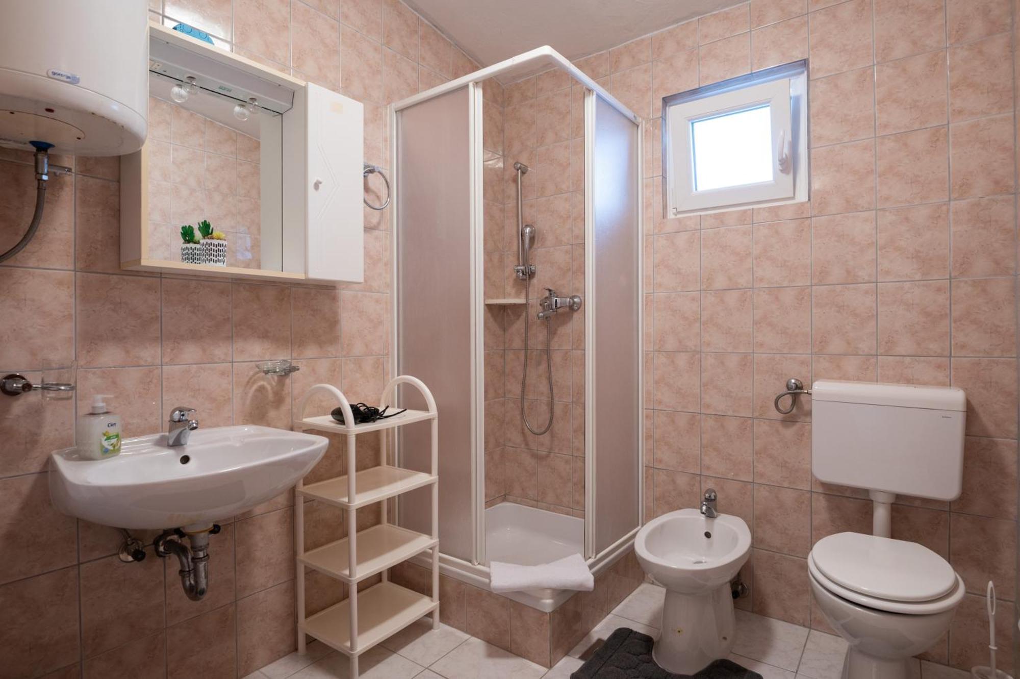 Marina'S Apartments Ražanac Kamer foto