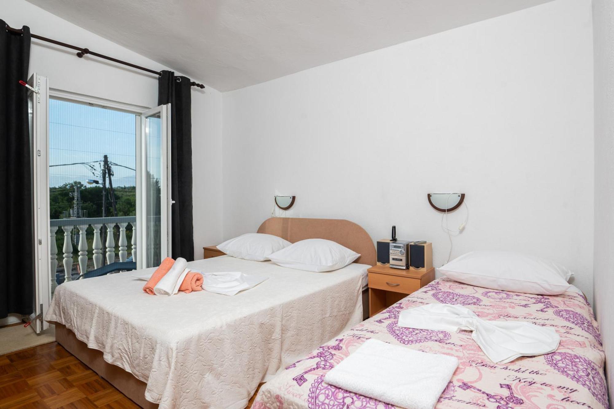 Marina'S Apartments Ražanac Kamer foto