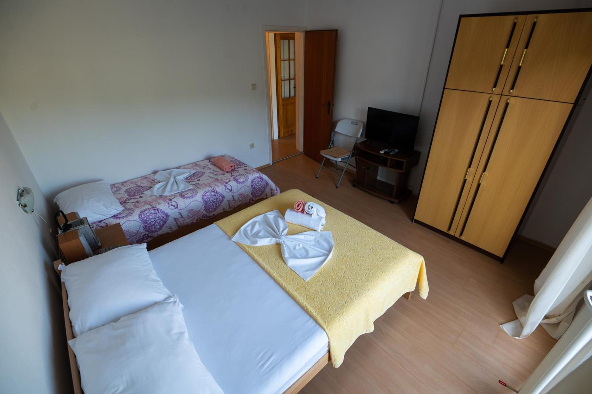 Marina'S Apartments Ražanac Kamer foto